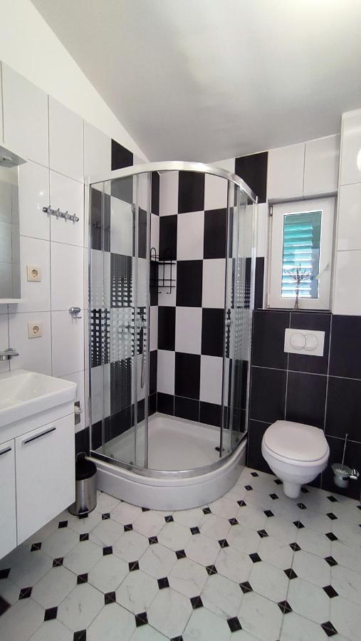 Apartmani Bodo Дрвеник Екстериор снимка