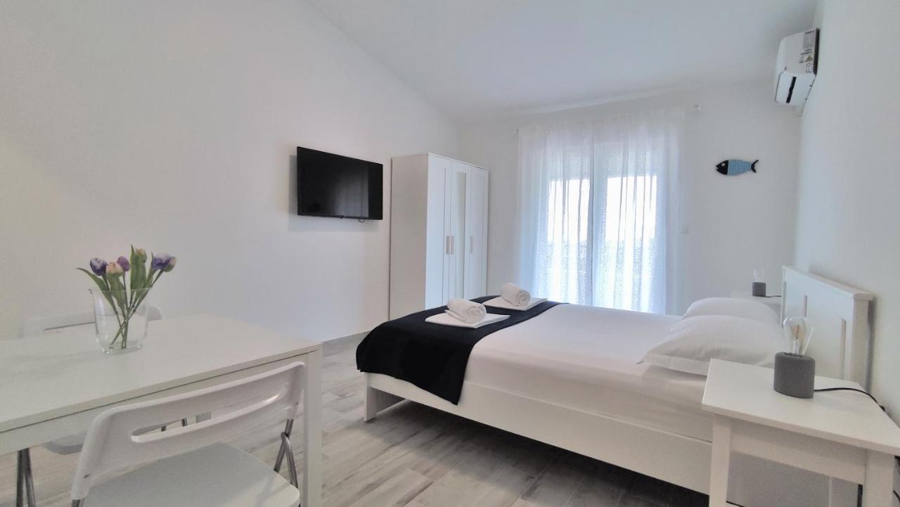 Apartmani Bodo Дрвеник Екстериор снимка